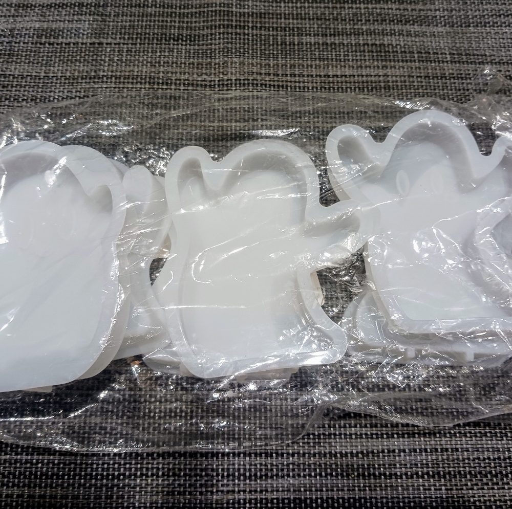 6 Cute Ghosts Silicon Molds Halloween NEW